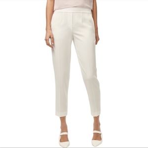 NEW Aritzia Babaton Conan Pant White
Mid-rise slim-fit trousers size 4